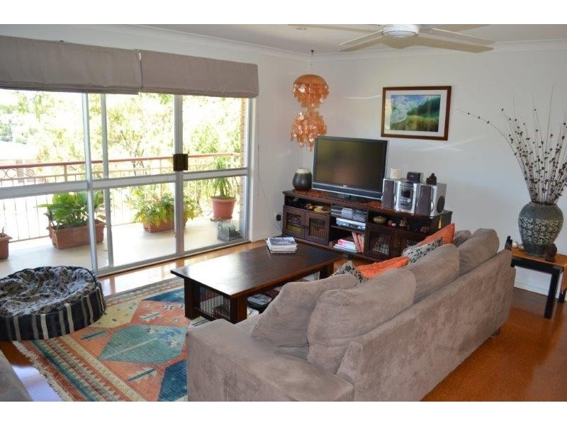 1 Bian Court, Ocean Shores NSW 2483
