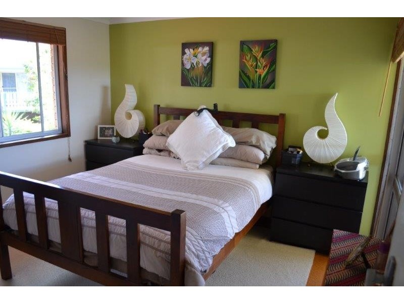 1 Bian Court, Ocean Shores NSW 2483