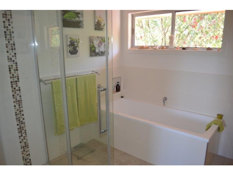 1 Bian Court, Ocean Shores NSW 2483