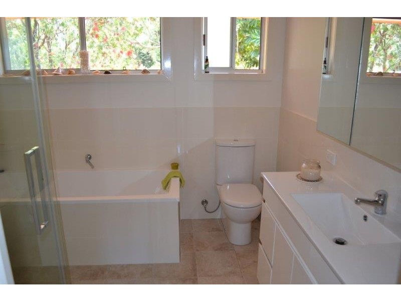 1 Bian Court, Ocean Shores NSW 2483