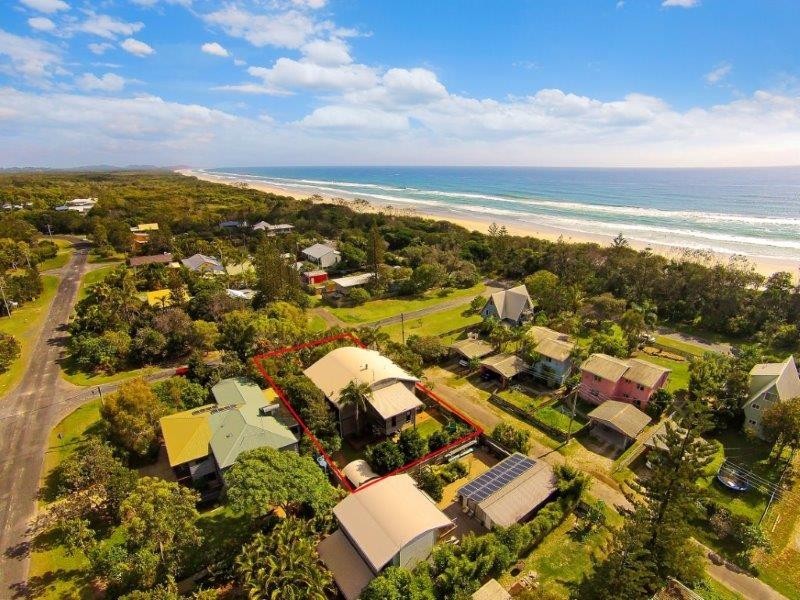 2 Robin Street, South Golden Beach NSW 2483