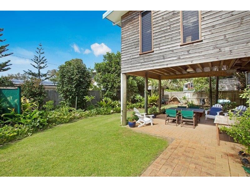 2 Robin Street, South Golden Beach NSW 2483