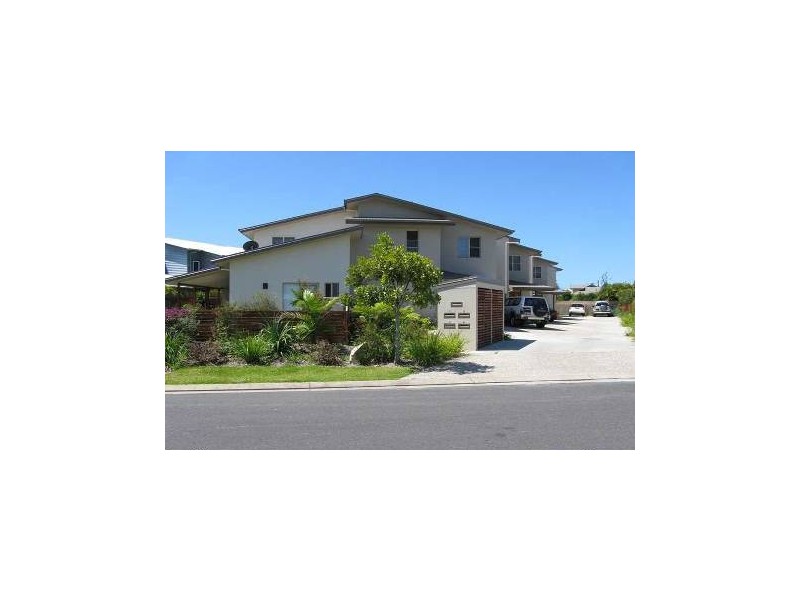 4/4 Halyard Court, Ocean Shores NSW 2483