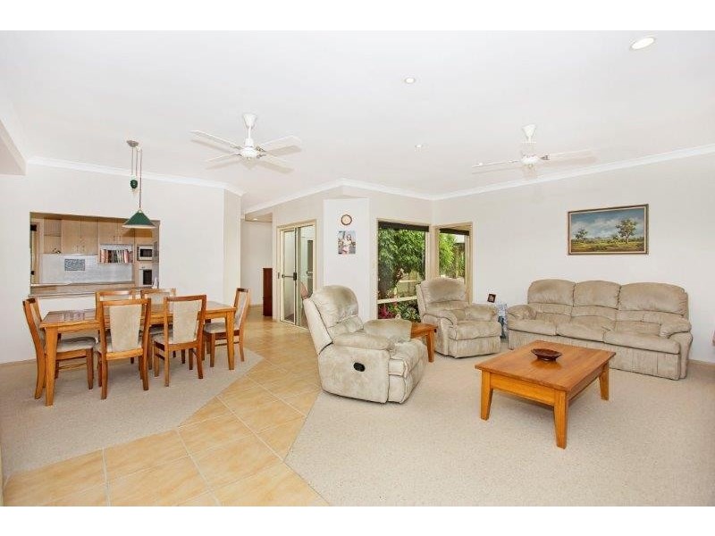 31 Hardy Avenue, Ocean Shores NSW 2483