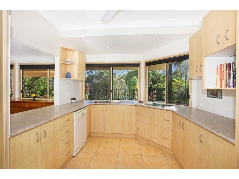 31 Hardy Avenue, Ocean Shores NSW 2483