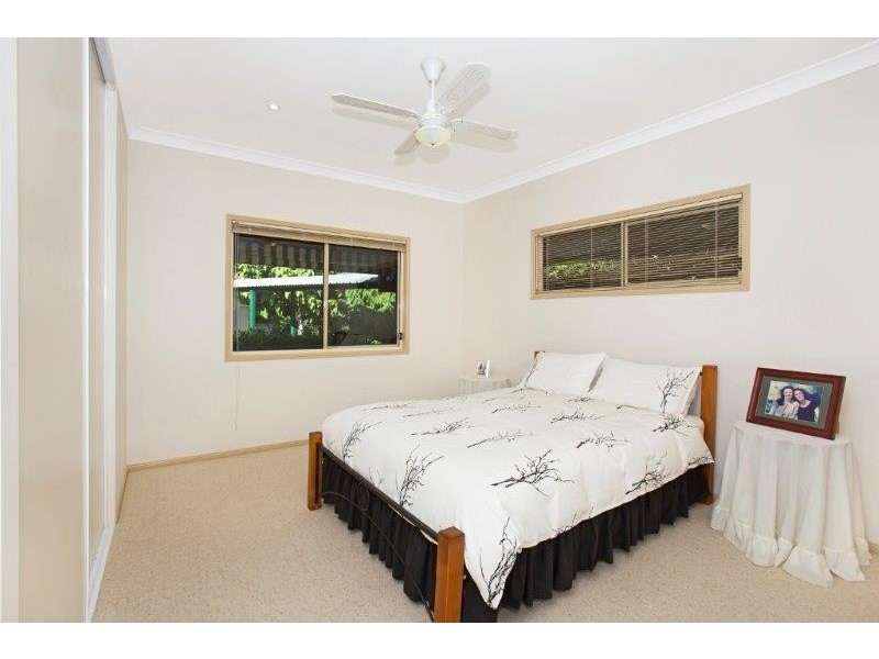 31 Hardy Avenue, Ocean Shores NSW 2483