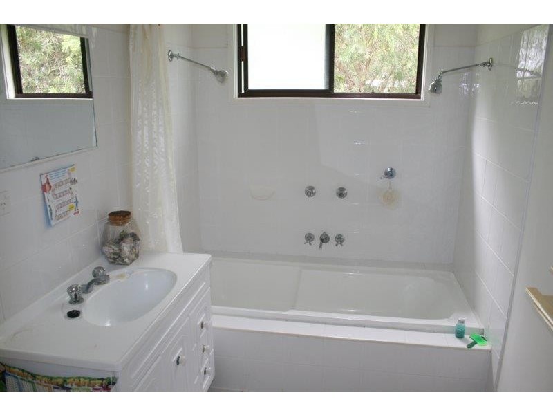 2 Oba Place, Ocean Shores NSW 2483