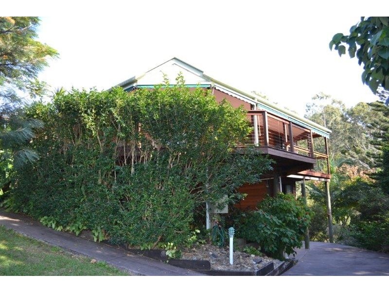 18 Binya Place, Ocean Shores NSW 2483