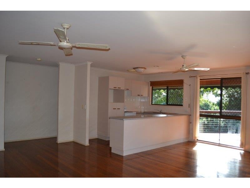 18 Binya Place, Ocean Shores NSW 2483