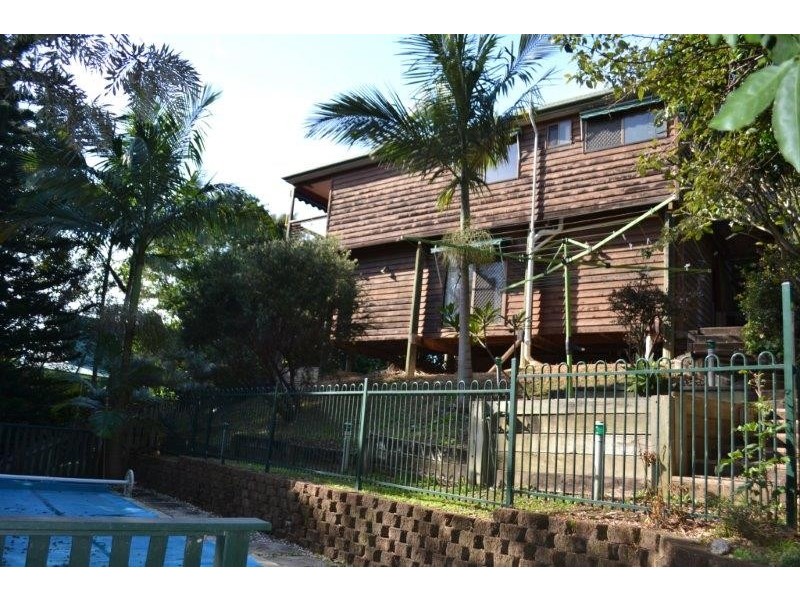 18 Binya Place, Ocean Shores NSW 2483