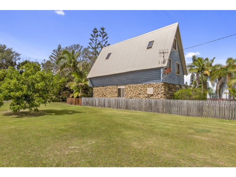15 Pacific Esplanade, South Golden Beach NSW 2483