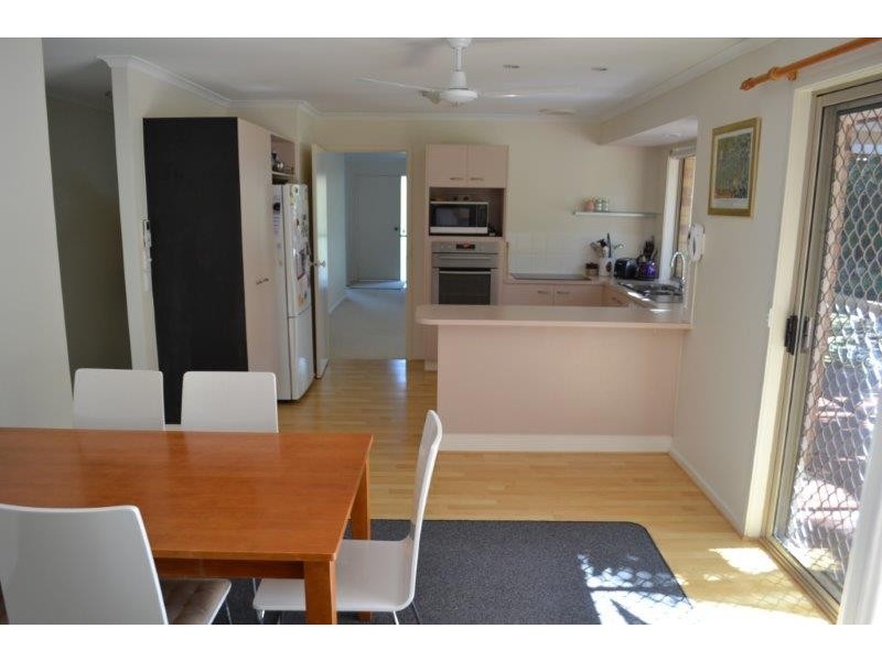 7 Tindara Avenue, Ocean Shores NSW 2483