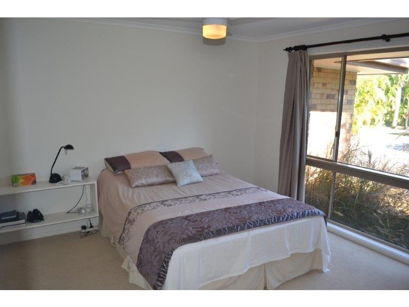 7 Tindara Avenue, Ocean Shores NSW 2483