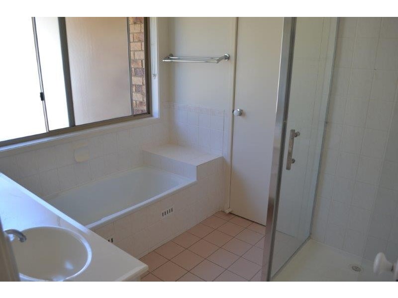 7 Tindara Avenue, Ocean Shores NSW 2483