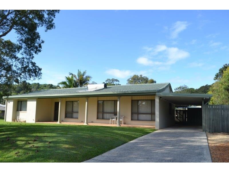 1 Binya Place, Ocean Shores NSW 2483