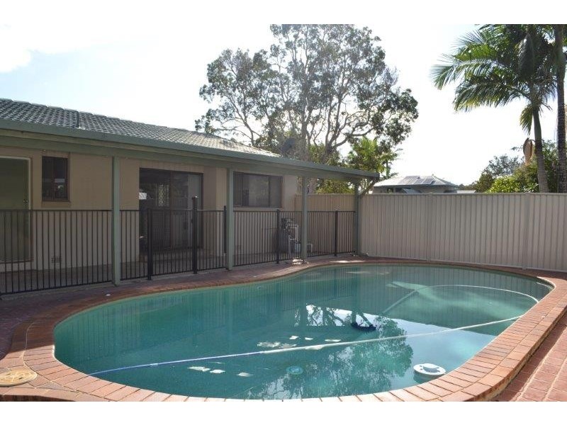 1 Binya Place, Ocean Shores NSW 2483