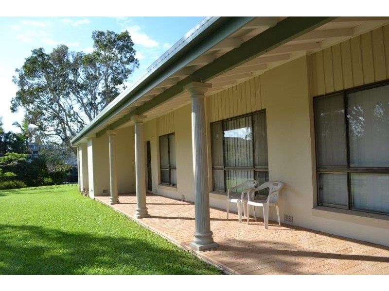 1 Binya Place, Ocean Shores NSW 2483