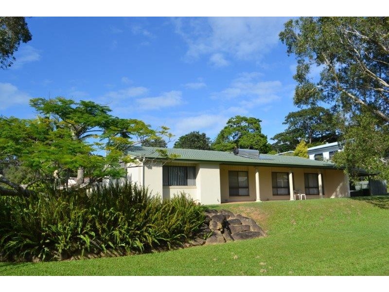 1 Binya Place, Ocean Shores NSW 2483