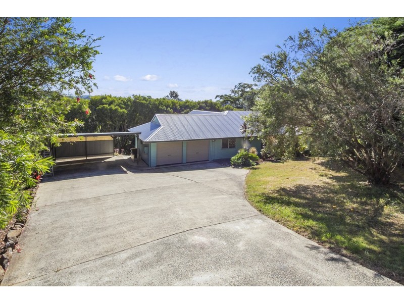 11 Bulgoon Crescent, Ocean Shores NSW 2483