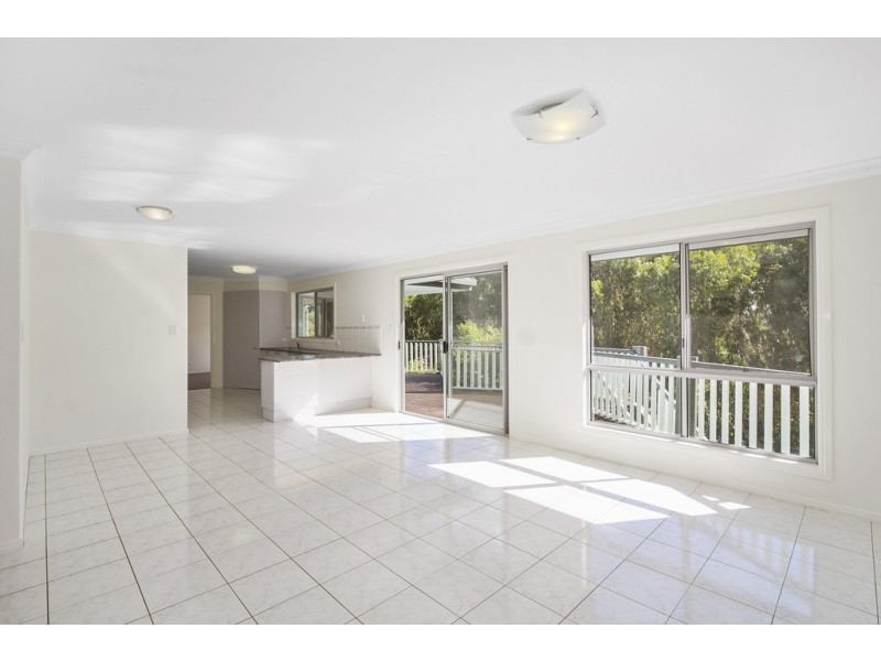 11 Bulgoon Crescent, Ocean Shores NSW 2483