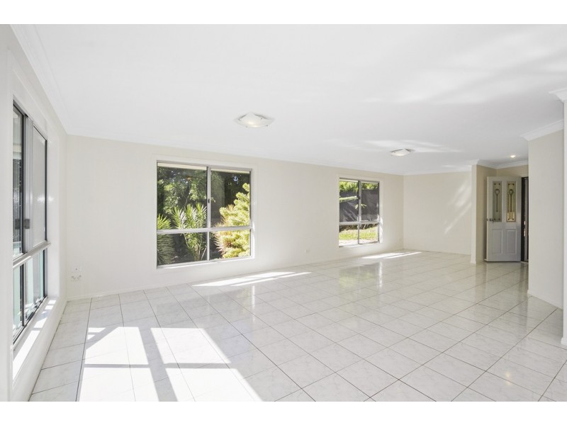 11 Bulgoon Crescent, Ocean Shores NSW 2483