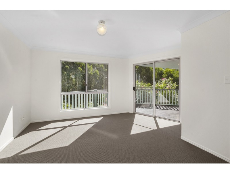 11 Bulgoon Crescent, Ocean Shores NSW 2483