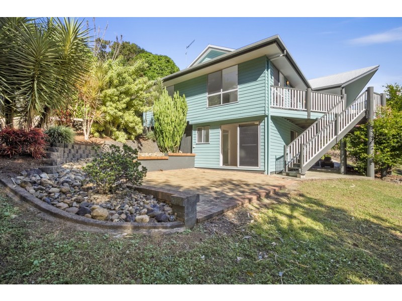11 Bulgoon Crescent, Ocean Shores NSW 2483