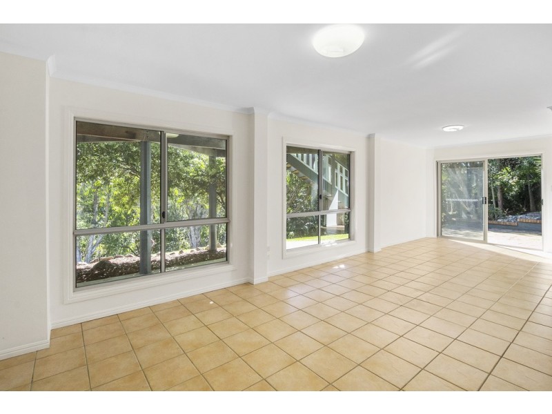 11 Bulgoon Crescent, Ocean Shores NSW 2483