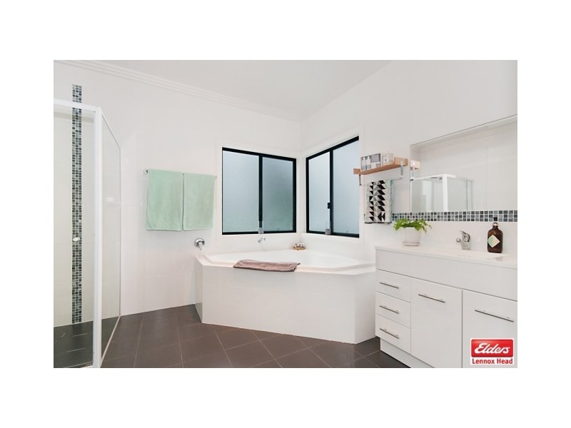 18 Ridgeview Crescent, Lennox Head NSW 2478