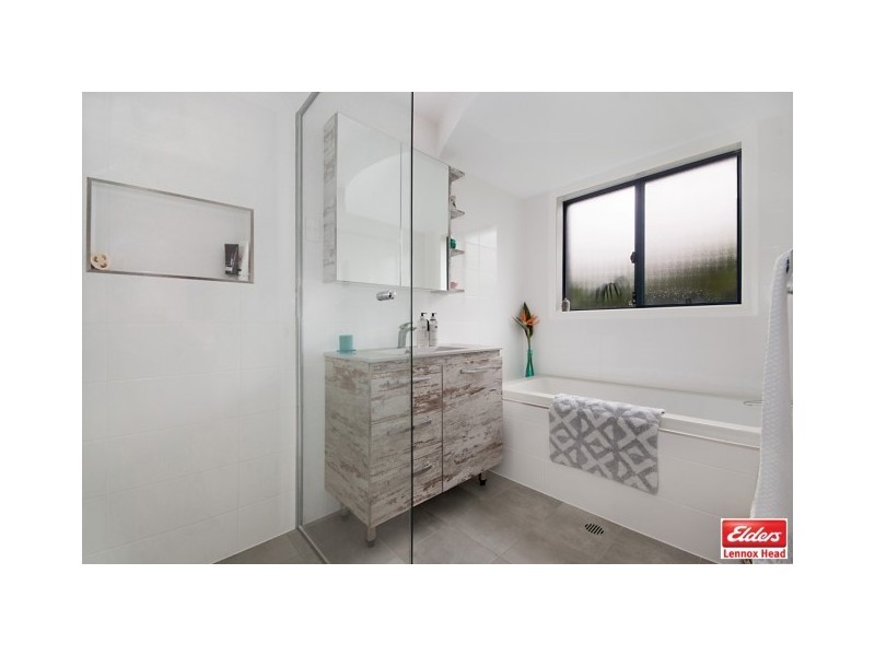 2/17 STEWART STREET, Lennox Head NSW 2478