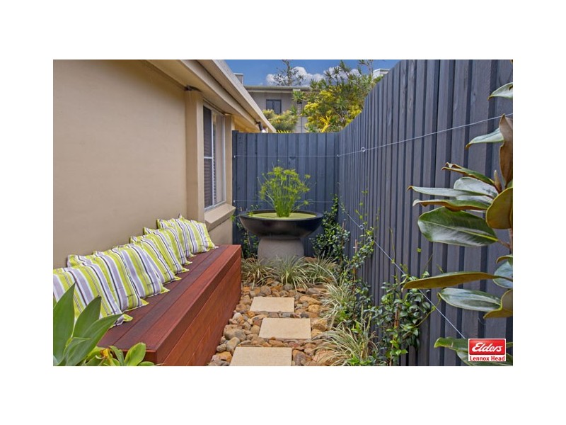 1/4 Aurora Place, Lennox Head NSW 2478