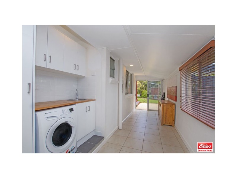 1/4 Aurora Place, Lennox Head NSW 2478