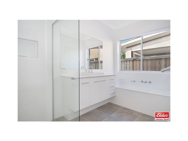 35 Lakeside Way, Lennox Head NSW 2478