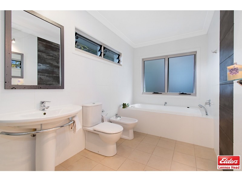 1 Thompson Crescent, East Ballina NSW 2478