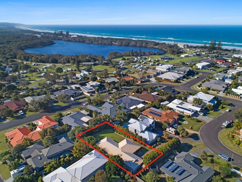25 Patricia Parade, Lennox Head NSW 2478
