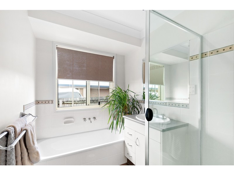 2 Ahern Circuit, Cumbalum NSW 2478