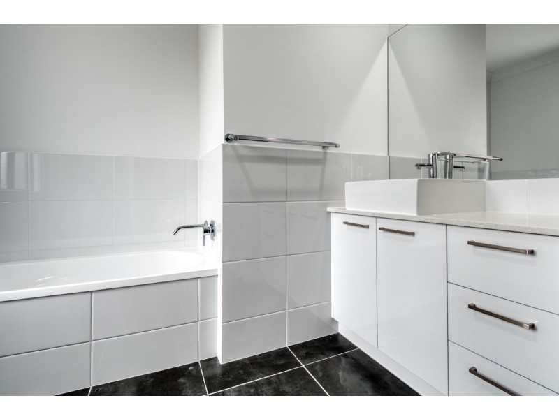 1/10 Farrelly Avenue, Cumbalum NSW 2478