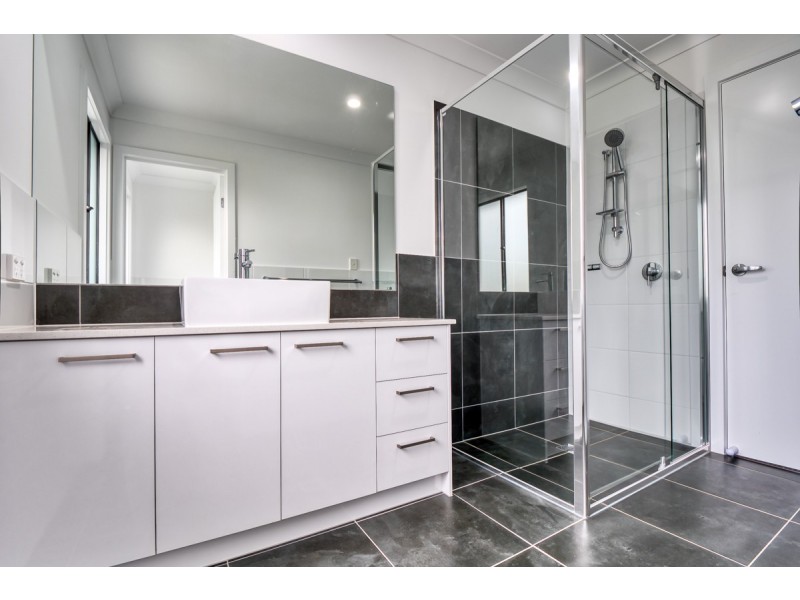 1/10 Farrelly Avenue, Cumbalum NSW 2478