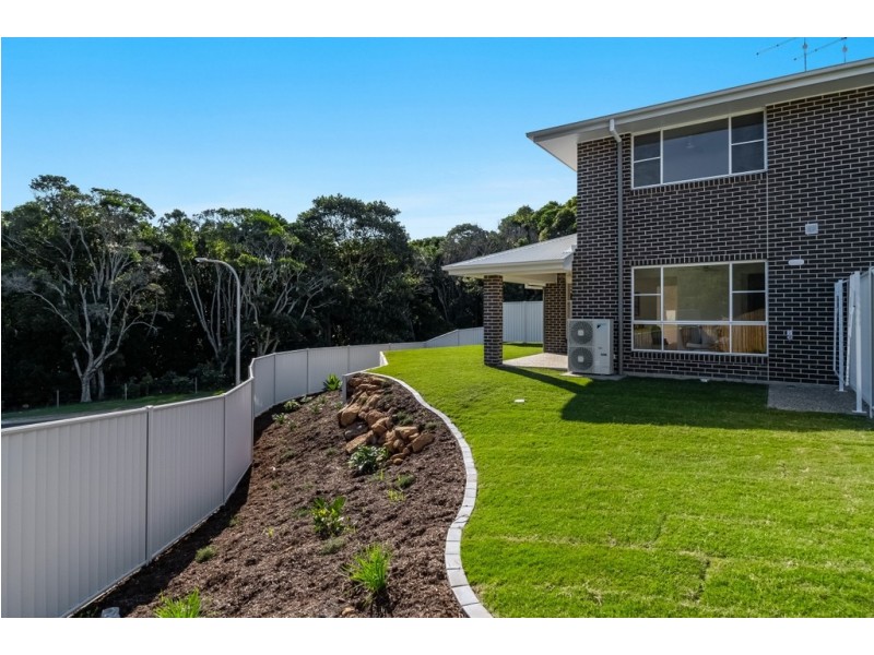 1/4 Olivia Circuit, Lennox Head NSW 2478