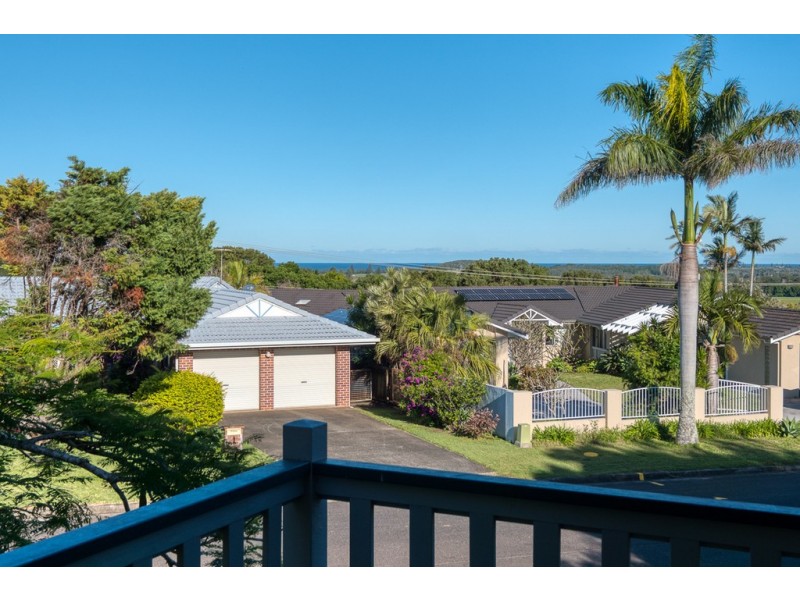 2 THE CREST, Lennox Head NSW 2478