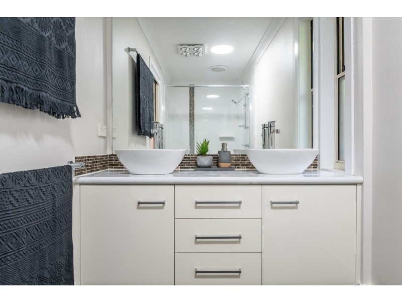 24 Madden Place, Cumbalum NSW 2478