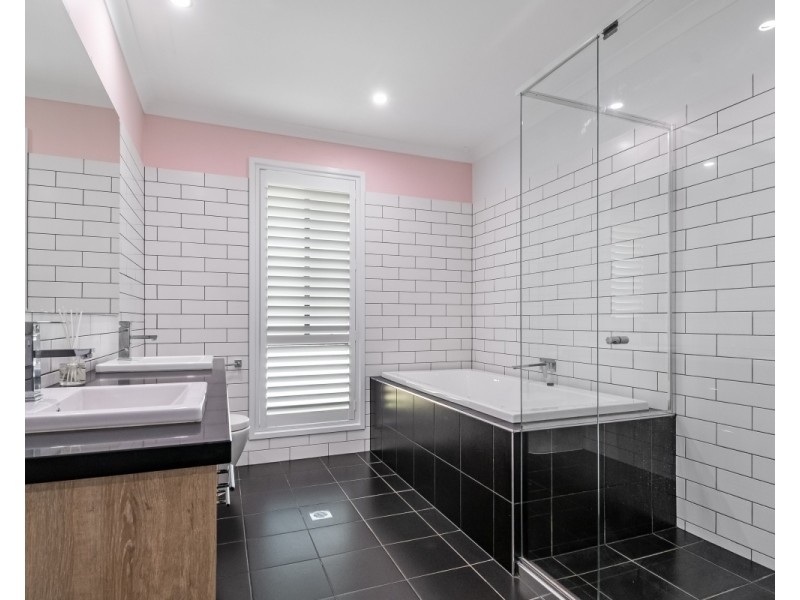 32 Lakeside Way, Lennox Head NSW 2478