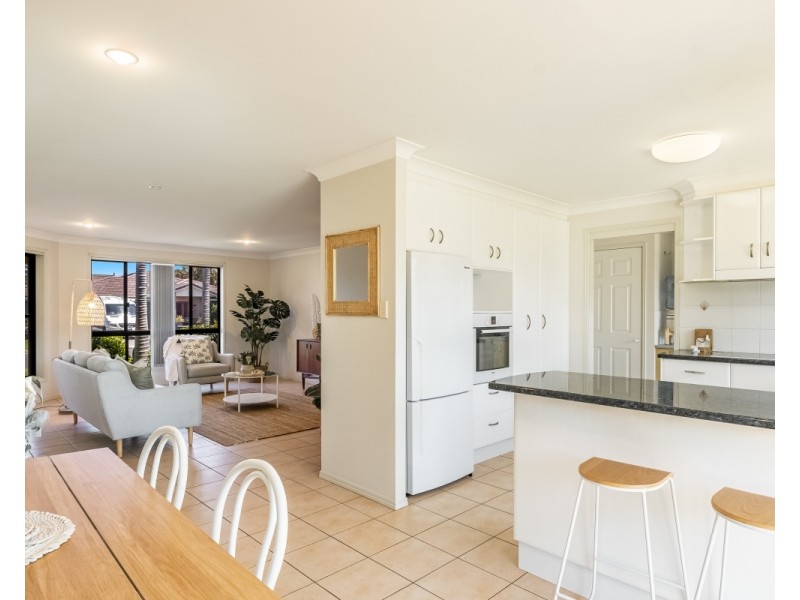 1/2 Carnarvon Court, Lennox Head NSW 2478