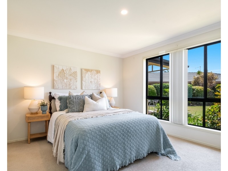 1/2 Carnarvon Court, Lennox Head NSW 2478