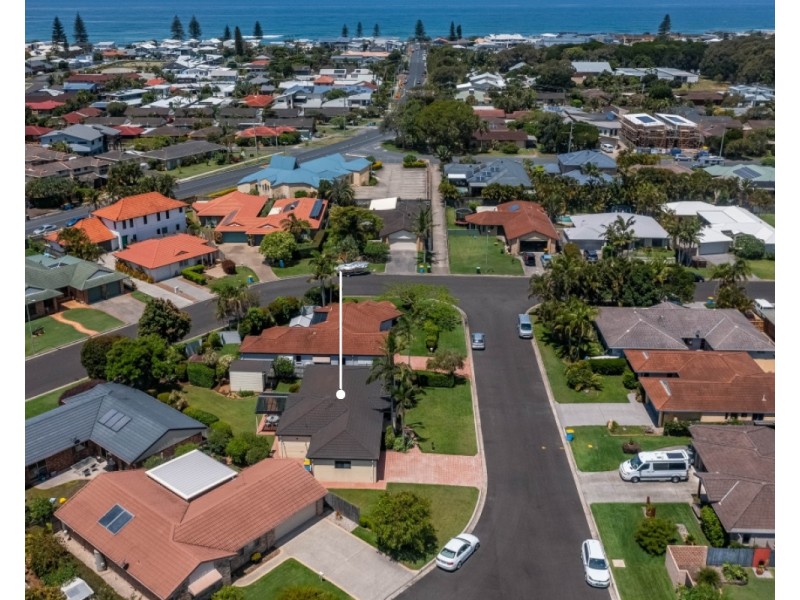 1/2 Carnarvon Court, Lennox Head NSW 2478