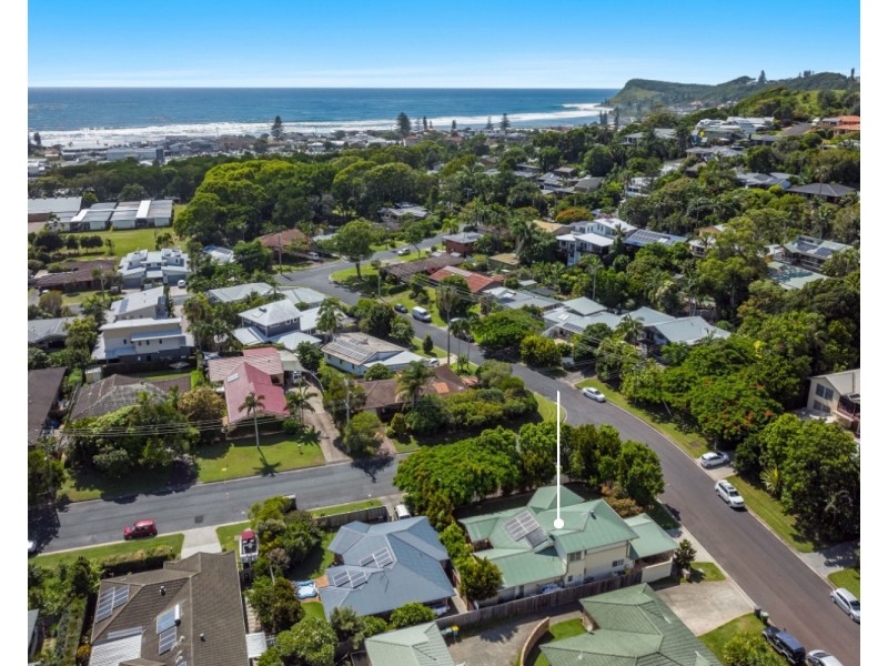 2 Lakefield Avenue, Lennox Head NSW 2478