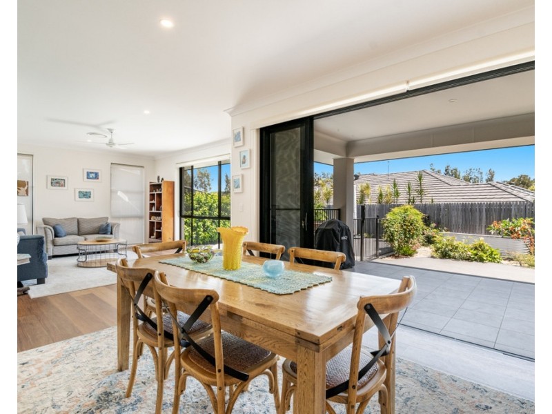 27 Lakeside Way, Lennox Head NSW 2478