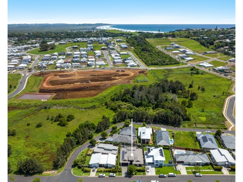 27 Lakeside Way, Lennox Head NSW 2478