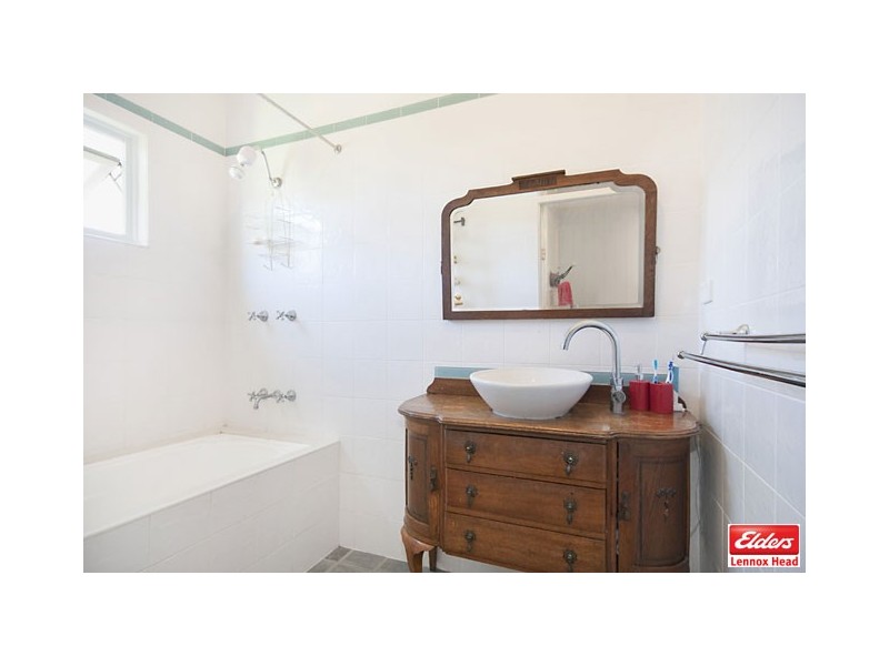 90 North Creek Road, Lennox Head NSW 2478