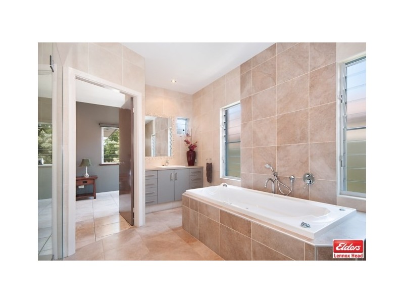 27 STEWART STREET, Lennox Head NSW 2478